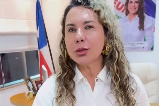 A queda da sereia: Com uma rejeição política sem precedentes e sem prestígio, prefeita desiste da reeleição.