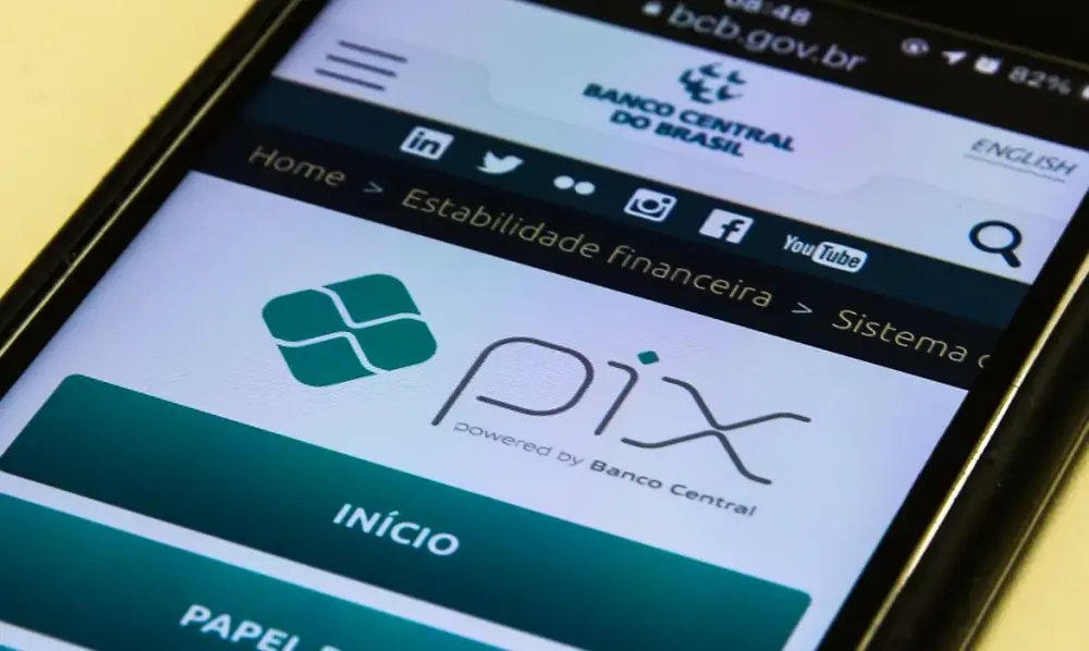 Banco Central anuncia mudanças no Pix para celulares a partir de 1º de novembro