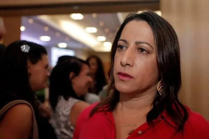 CONDENADA | Juiz Federal impõe pena de 8 anos e 9 meses de prisão a Cláudia Oliveira por desvio de recursos na educação