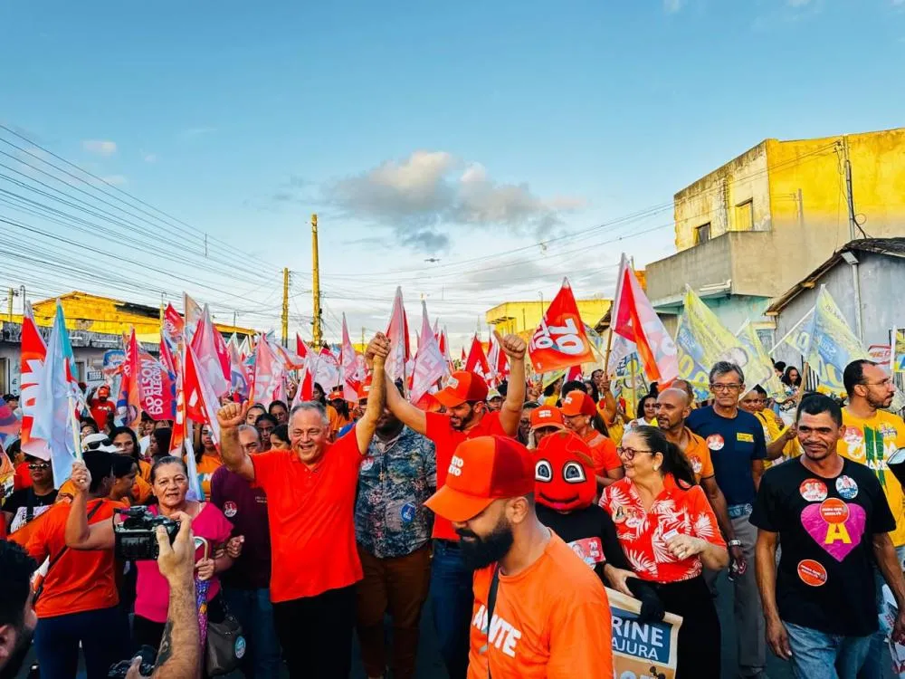 CAMINHADA DE NETO GUERRIERI E KAKÁ RESOLVE LOTOU AS RUAS DO BAIRRO CAJUEIRO NESTA QUARTA-FEIRA (11).