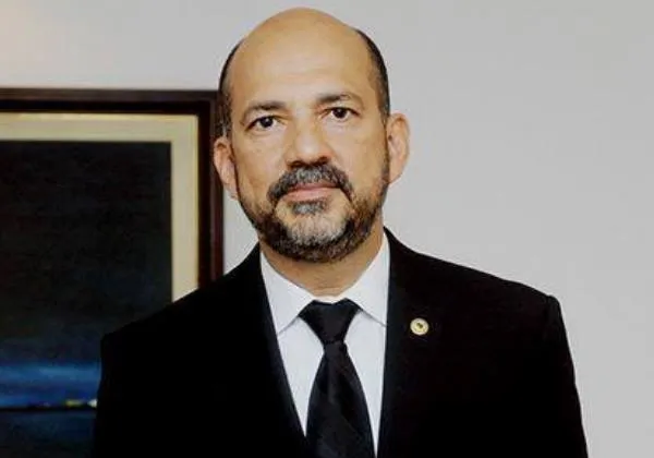 Robério Oliveira é eleito prefeito de Eunápolis em votação acirrada