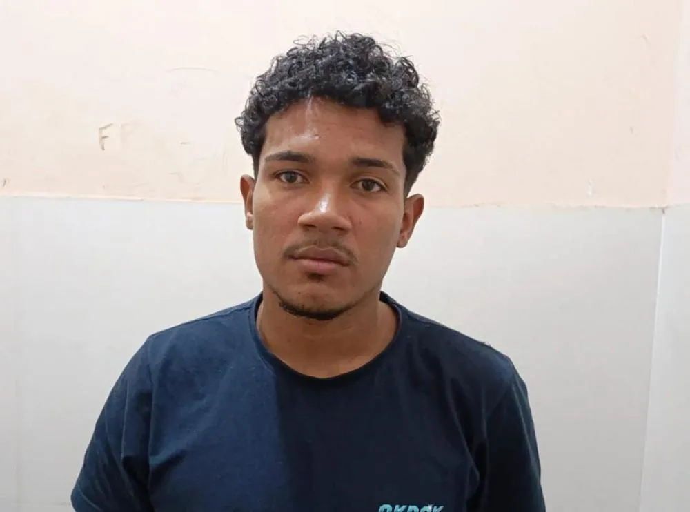 Notícia falsa circula nas redes sociais afirmando que família estaria oferecendo recompensa pela captura de Amós