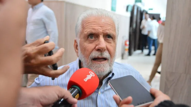 Em meio a rumores, Jaques Wagner faz menção a Elmar Nascimento.