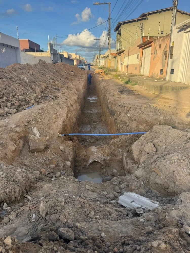 Eunápolis avança em infraestrutura com obra de drenagem na Avenida Chade, no bairro Dinah Borges
