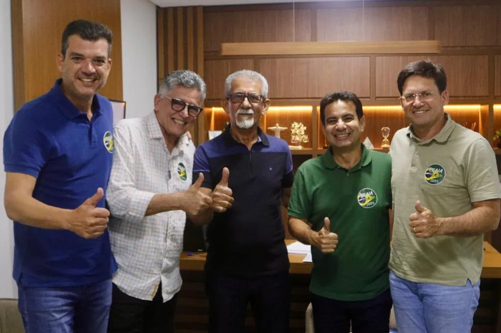 Kaká Resolve lidera encontro político com João Roma e Jânio Natal em Eunápolis com foco nas eleições de 2026